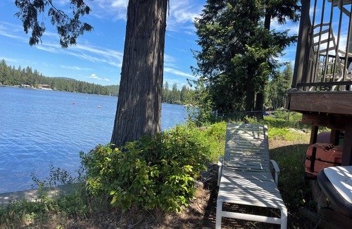 Newport Cabin | 3-bedroom lakefront cabin with WiFi, AC and a private dock. Bring the family!