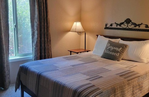 West Sedona House | 3 Bedroom with Stunning Red Rock Views! Walk to Trails!