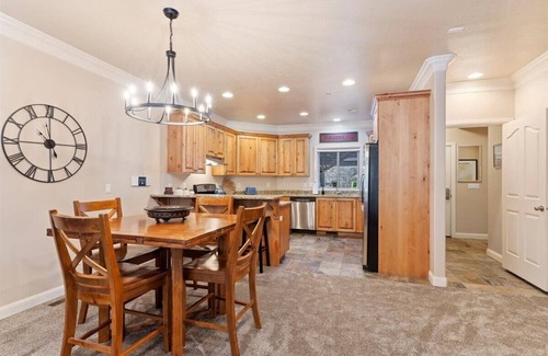 Huntsville Condo | 3 Bedrooms Mountain Condo with Hot Tub with a Large patio deck