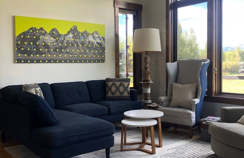 South Park House | 3 Ski Resorts surround this 2 bed, 2 bath guesthouse with mountain views!