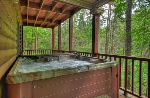 Walnut Mountain Cabin | 307 m² Cabin ∙ 3 bedrooms ∙ 10 guests