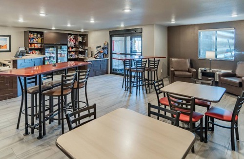 Idaho Falls Hotel | 31 m² Hotel ∙ 10 guests