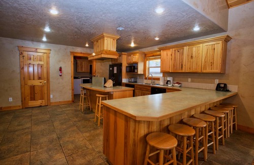 Cascade House | 316 m² House ∙ 5 bedrooms ∙ 16 guests
