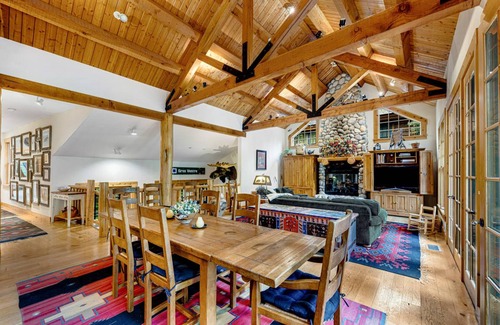 Granite Ridge House | 317 m² House ∙ 4 bedrooms ∙ 12 guests