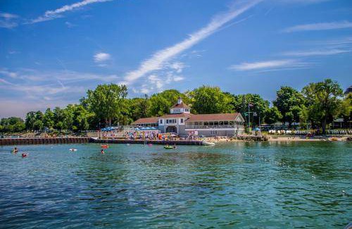 Lakeside Hotel | 34 m² Hotel ∙ 6 guests