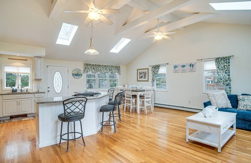 East Falmouth House | 343 m² House ∙ 4 bedrooms ∙ 16 guests