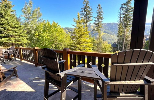 Whitefish House | 348 m² House ∙ 4 bedrooms ∙ 13 guests