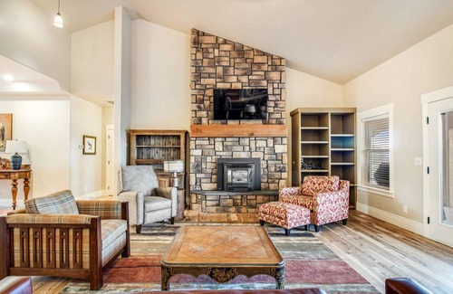 Canyon County House | 353 m² House ∙ 3 bedrooms ∙ 10 guests