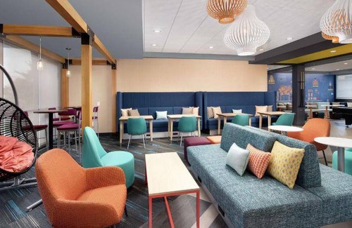 Jeffersontown Hotel | 37 m² Hotel ∙ 127 guests
