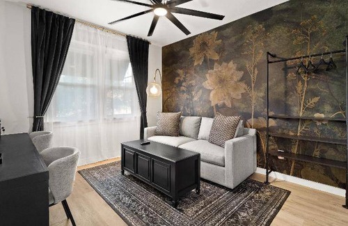 Little Italy Hotel | 37 m² Hotel ∙ 2 bedrooms ∙ 12 guests
