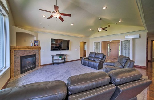 Idaho Falls House | 371 m² House ∙ 5 bedrooms ∙ 10 guests