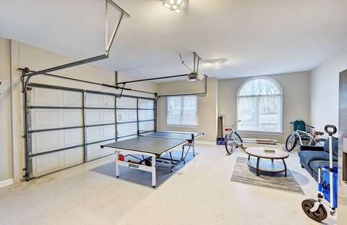 Mayhew House | 371 m² House ∙ 6 bedrooms ∙ 20 guests