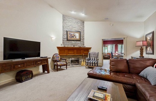 Bellevue House | 372 m² House ∙ 4 bedrooms ∙ 8 guests