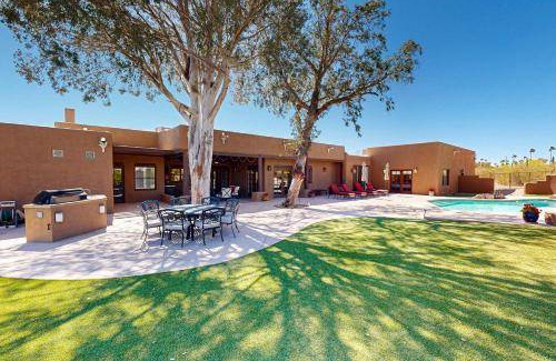 Casas Adobes House | 372 m² House ∙ 5 bedrooms ∙ 8 guests