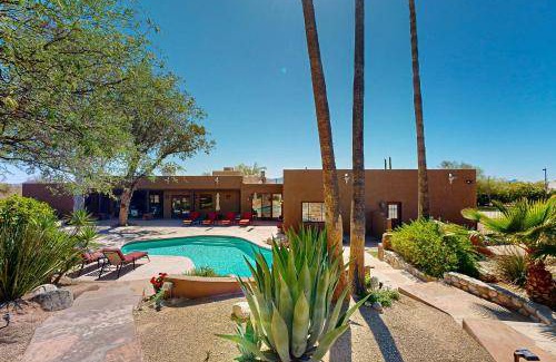 Casas Adobes House | 372 m² House ∙ 5 bedrooms ∙ 8 guests