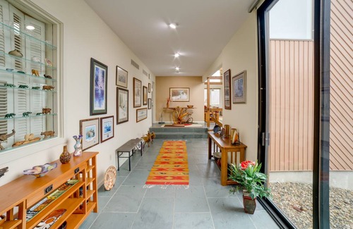 Donaldson House | 380 m² House ∙ 4 bedrooms ∙ 9 guests
