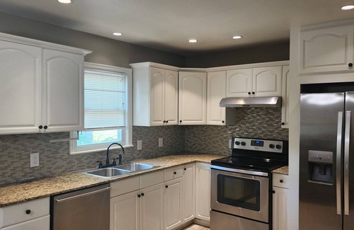 Mayo Meadow House | 4 min to Expo/Fairgrounds/Waterpark and 5 min to Cherry St. Updated & Sleeps 8!