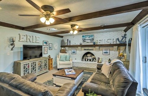 Vermilion House | 408 m² House ∙ 5 bedrooms ∙ 12 guests
