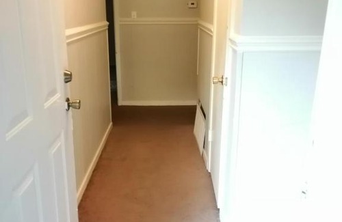 Tougaloo House | 4105 ENTIRE Happy House with Laundry RM