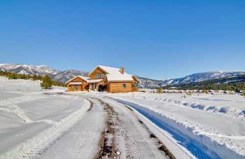 Big Sky House | 418 m² House ∙ 4 bedrooms ∙ 6 guests