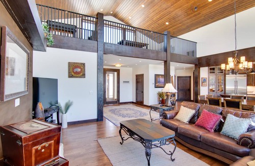 Big Sky House | 418 m² House ∙ 4 bedrooms ∙ 6 guests