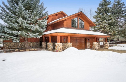 Park Meadows House | 418 m² House ∙ 6 bedrooms ∙ 18 guests