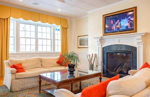 Yellow Springs Hotel | 42 m² Hotel ∙ 10 guests