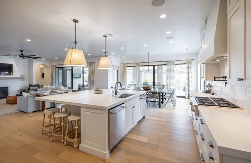 St. George House | 431 m² House ∙ 7 bedrooms ∙ 25 guests