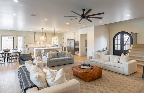 St. George House | 431 m² House ∙ 7 bedrooms ∙ 25 guests