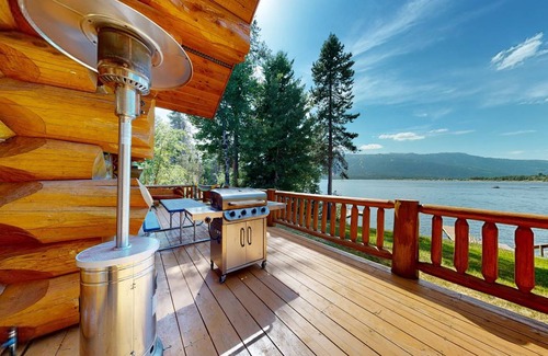 Tamarack Resort Cabin | 440 m² Cabin ∙ 4 bedrooms ∙ 12 guests