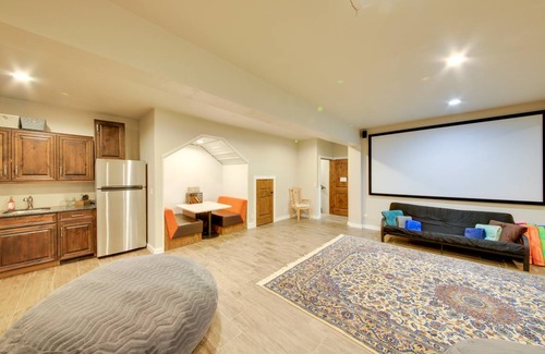 Sagle House | 445 m² House ∙ 7 bedrooms ∙ 20 guests