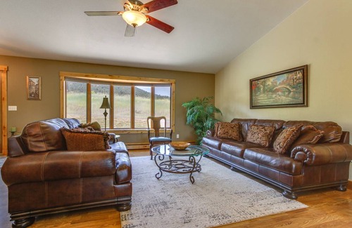 Montana City House | 464 m² House ∙ 3 bedrooms ∙ 6 guests