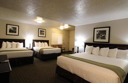 Vernal Hotel | 47 m² Motel ∙ 127 guests