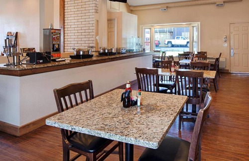 Vernal Hotel | 47 m² Motel ∙ 127 guests