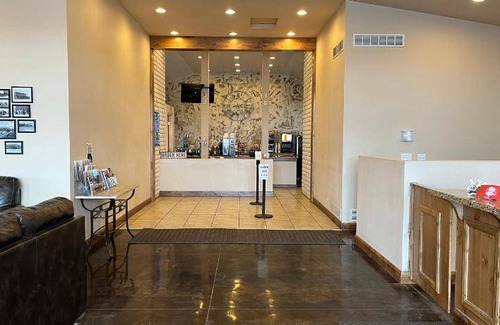 Vernal Hotel | 47 m² Motel ∙ 127 guests