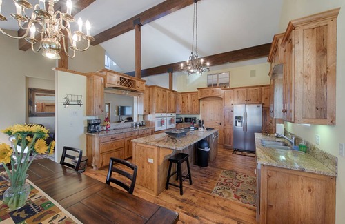 McCall House | 502 m² House ∙ 8 bedrooms ∙ 34 guests