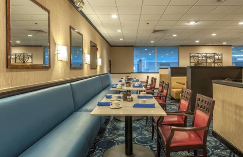 Strongsville Hotel | 51 m² Hotel ∙ 127 guests