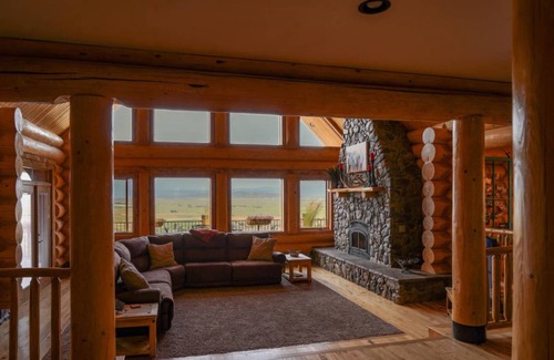 Baker City Cabin | 52 m² Cabin ∙ 5 bedrooms ∙ 16 guests