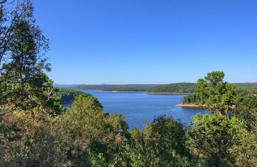 Murfreesboro Cabin | 52 m² Lodge ∙ 8 guests