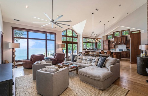 Harbert House | 521 m² House ∙ 5 bedrooms ∙ 10 guests