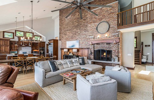 Harbert House | 521 m² House ∙ 5 bedrooms ∙ 10 guests