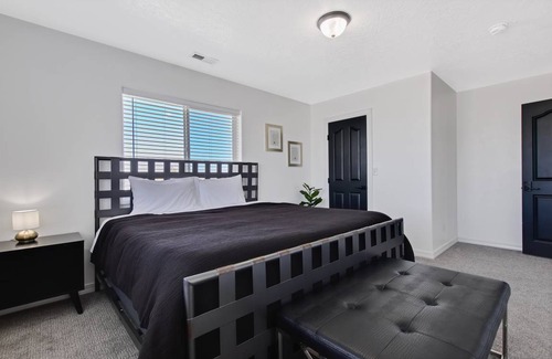 Meridian House | 557 m² House ∙ 1 bedroom ∙ 3 guests