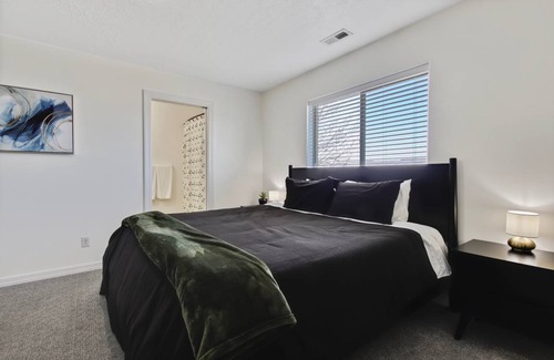 Meridian House | 557 m² House ∙ 2 bedrooms ∙ 6 guests
