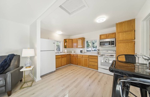 Newman Lake Cottage | 59 m² Cabin ∙ 1 bedroom ∙ 6 guests
