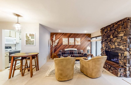 Warm Springs Condo | 61 m² Condo ∙ 1 bedroom ∙ 2 guests