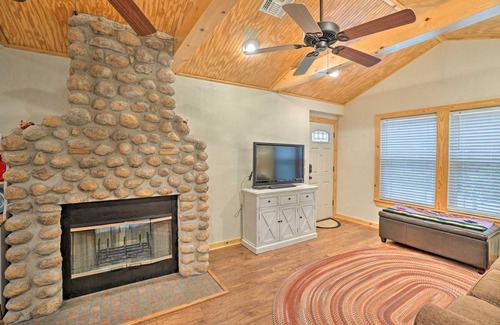 Medicine Park Cottage | 62 m² Cabin ∙ 1 bedroom ∙ 4 guests