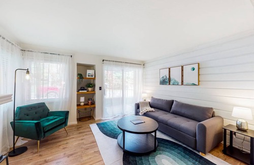 Elkhorn Village Condo | 65 m² Condo ∙ 1 bedroom ∙ 4 guests