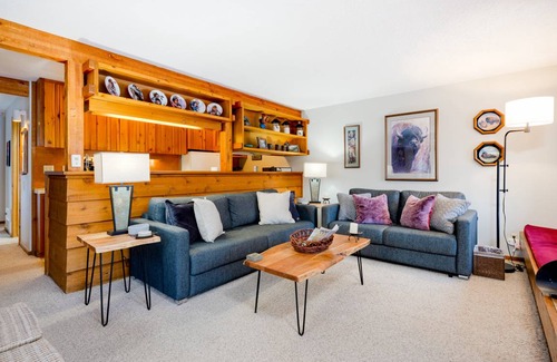 Moose Wilson Road Condo | 68 m² Condo ∙ 1 bedroom ∙ 4 guests
