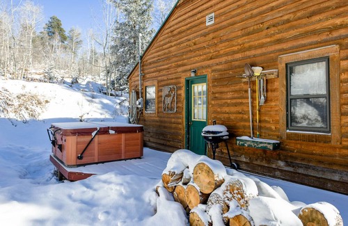 Lead Cabin | 73 m² Cabin ∙ 2 bedrooms ∙ 4 guests