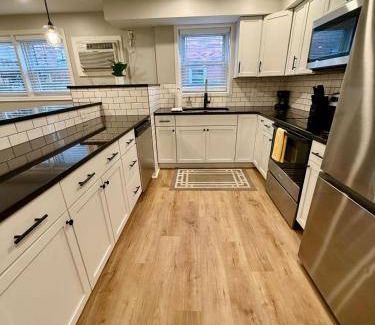 Joslyn Castle Apartment | 74 m² Apartment ∙ 1 bedroom ∙ 2 guests